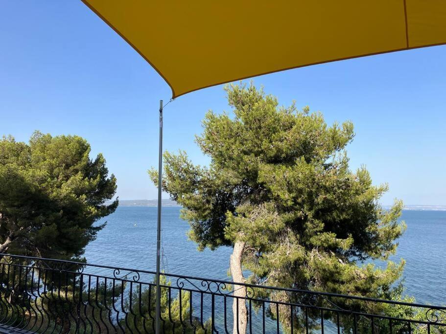 Appartement T4 Terrasse Et Vue Istres Exteriör bild