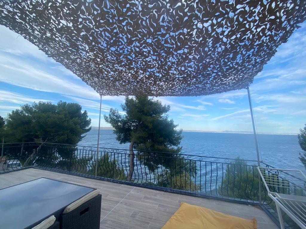 Appartement T4 Terrasse Et Vue Istres Exteriör bild