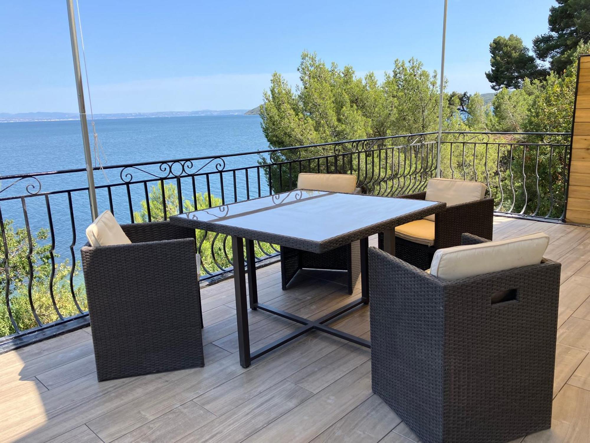 Appartement T4 Terrasse Et Vue Istres Exteriör bild