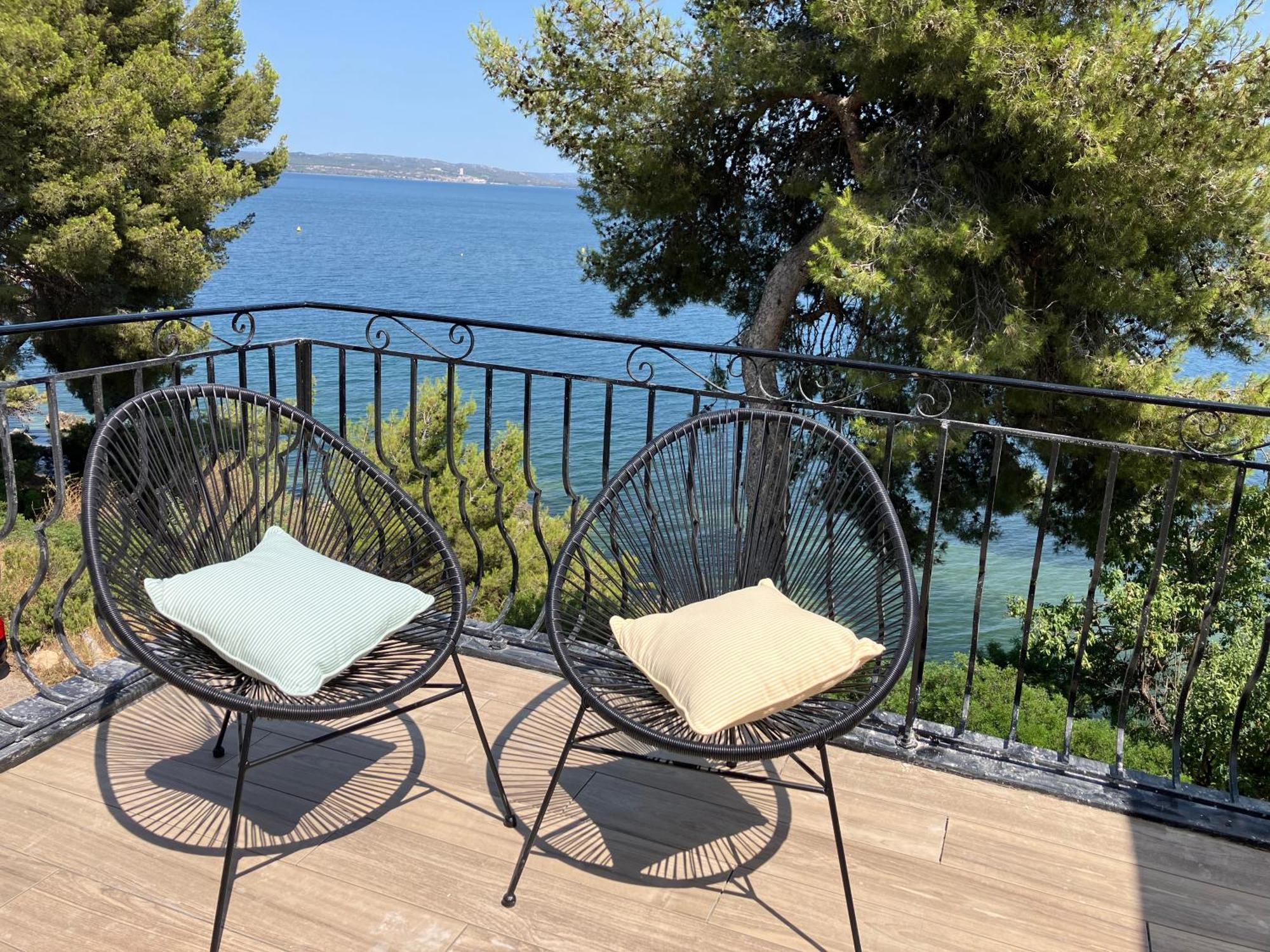 Appartement T4 Terrasse Et Vue Istres Exteriör bild